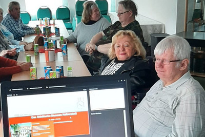 Publikum lauscht Vortrag