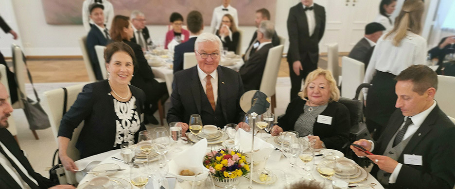 Landesvorsitzende Kerstin Römer mit Bundespräsident Walter Steinmeier beim Neujahrsempfang 2023